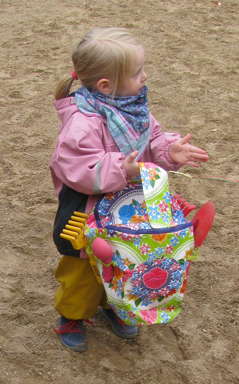 Tasche für Sandspielzeug aus Wachstuch